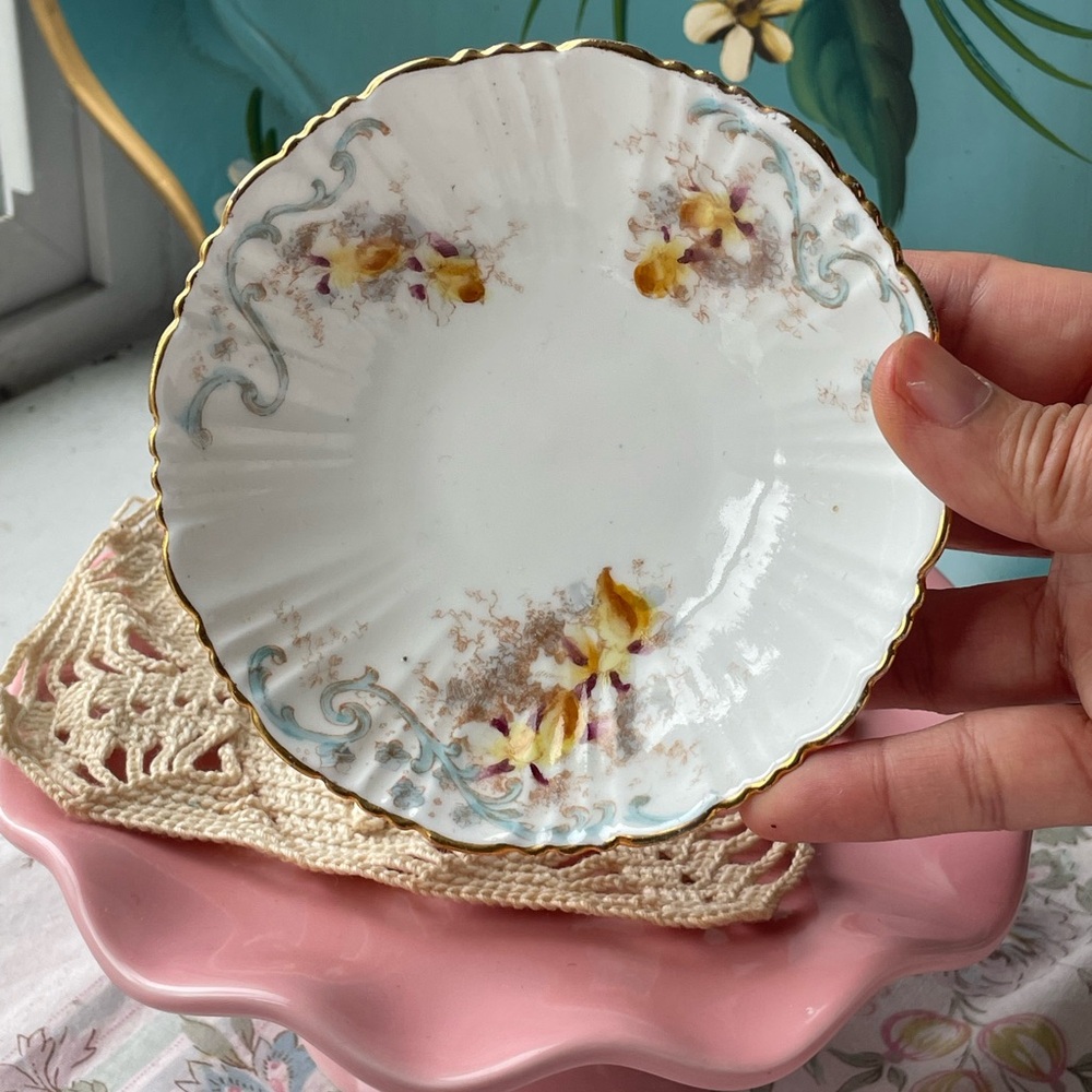 Antique Porcelain Dish with Scalloped Edge and Gold Trim / Adderley England